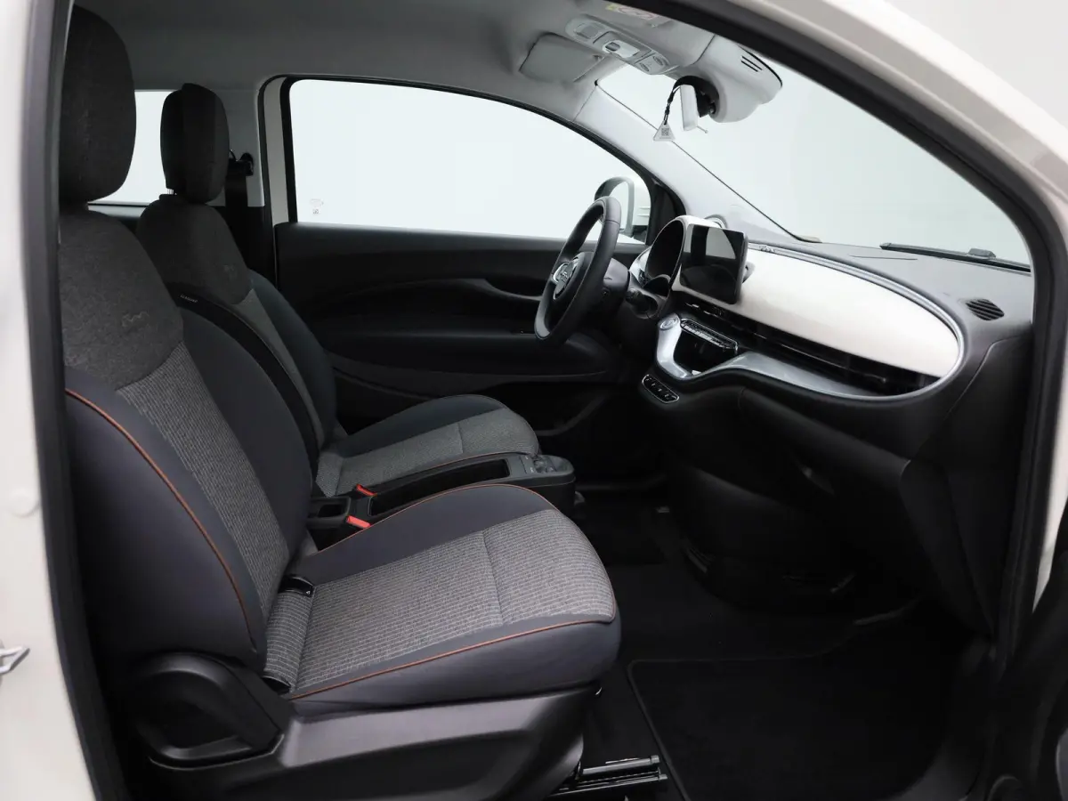 Icon 42 kWh APPLE/ANDROID CARPLAY - LICHTMETALEN VELGEN - NAVIGATIESYSTEEM - 12 MAANDEN BOVAG GARANTIE