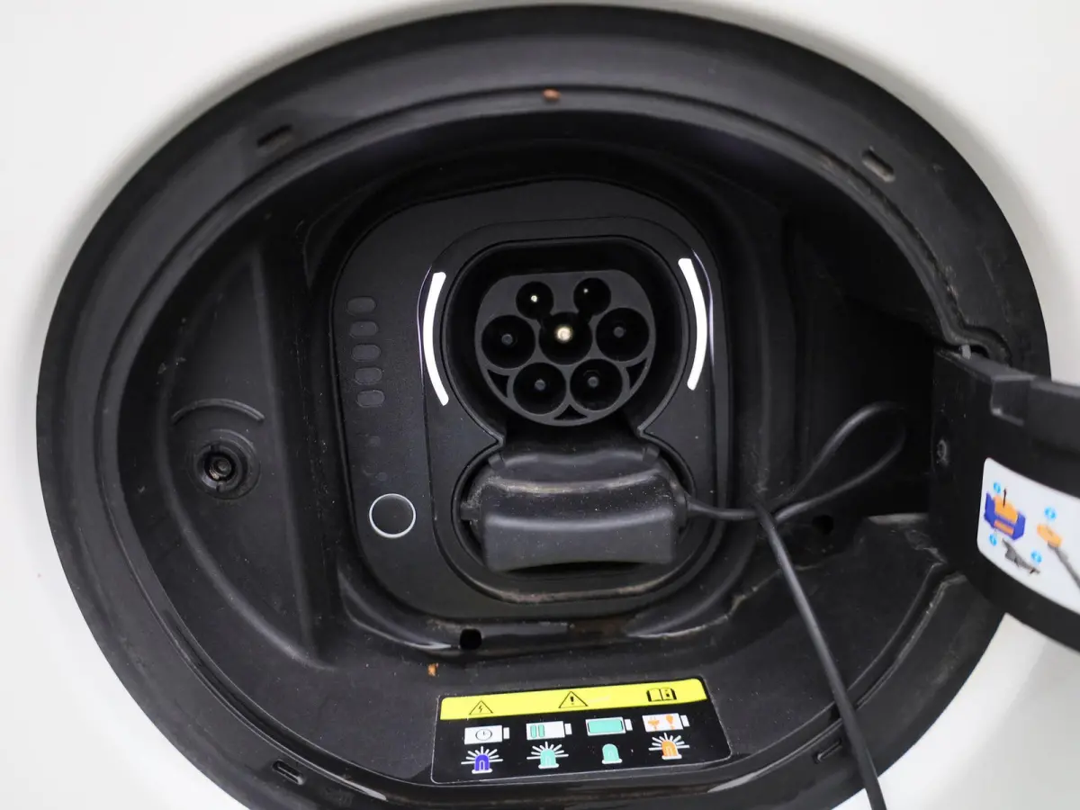 Icon 42 kWh APPLE/ANDROID CARPLAY - LICHTMETALEN VELGEN - NAVIGATIESYSTEEM - 12 MAANDEN BOVAG GARANTIE
