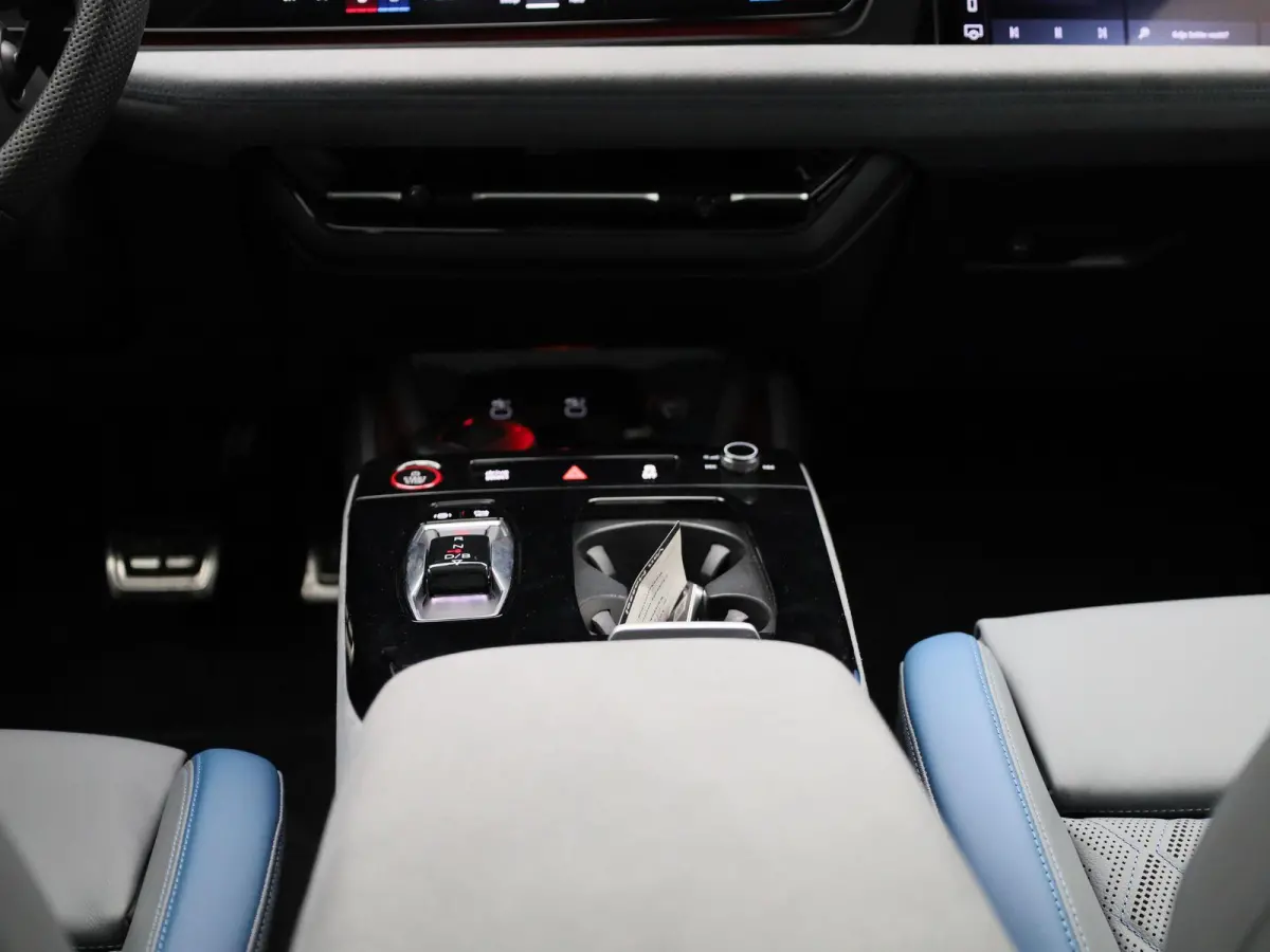 S6 100 kWh 503 PK | Audi exclusive interieur | Glazen panoramadak | Luchtvering | Bang & Olufsen | Head-up display | LED Matrix | Stoelventilatie | Virtual mirrors | Massage | Stoelventilati