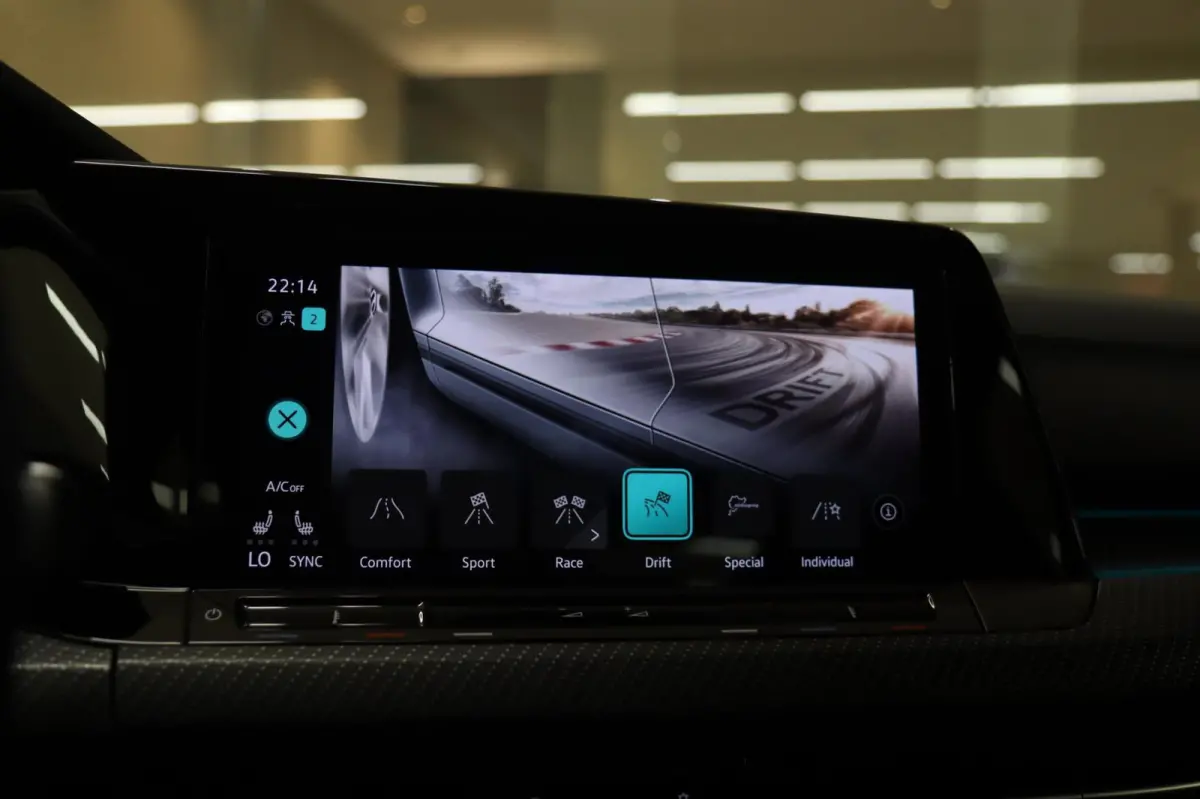 2.0 TSI R 4Motion AKRAP/PANO/IQ/H-K/KEYLESS/BOMVOL
