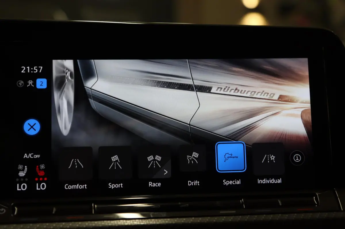 2.0 TSI R 4Motion AKRAP/PANO/IQ/H-K/KEYLESS/BOMVOL