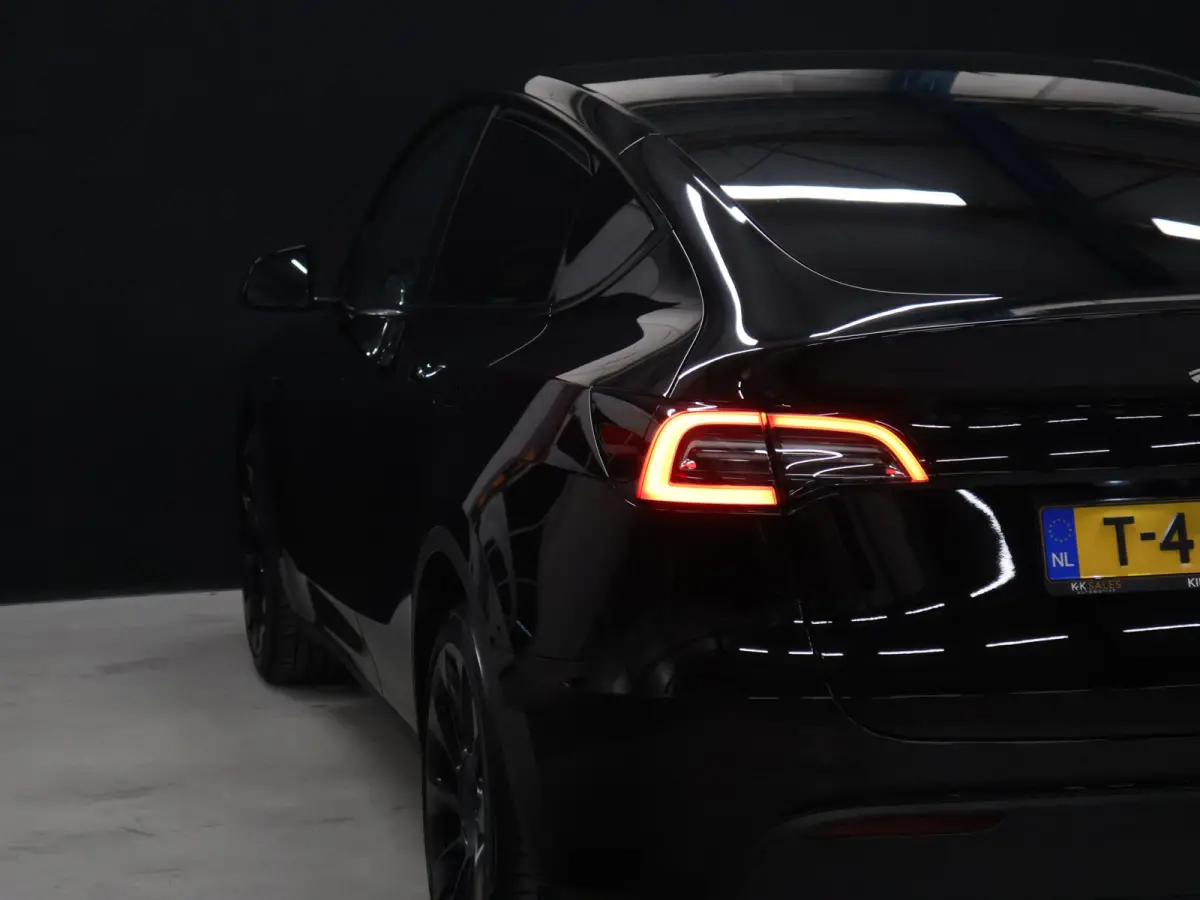 RWD 58 kWh [PANORAMADAK, ELEKTRISCHE STOELEN, PDC, CAMERA, STOELVERWARMING, STUURVERWARMING, KEYLESS ENTRY, KEYLESS START, DODEHOEKDETECTIE, CLIMATE CONTROL, NIEUWSTAAT]