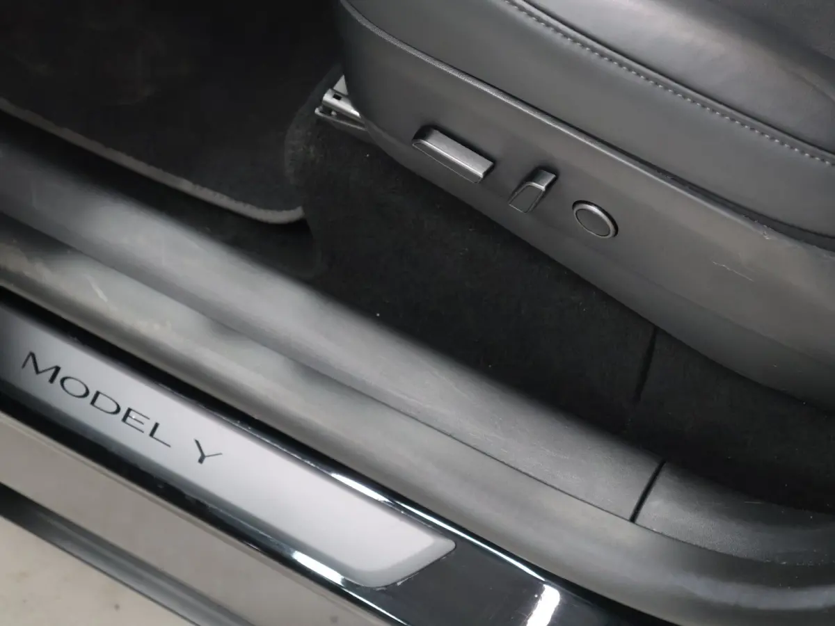 RWD 58 kWh [PANORAMADAK, ELEKTRISCHE STOELEN, PDC, CAMERA, STOELVERWARMING, STUURVERWARMING, KEYLESS ENTRY, KEYLESS START, DODEHOEKDETECTIE, CLIMATE CONTROL, NIEUWSTAAT]