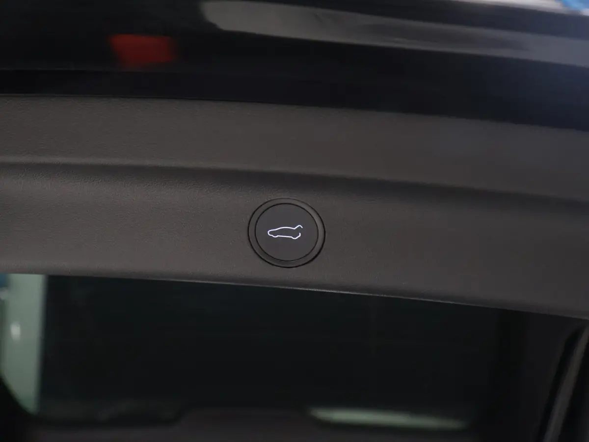 RWD 58 kWh [PANORAMADAK, ELEKTRISCHE STOELEN, PDC, CAMERA, STOELVERWARMING, STUURVERWARMING, KEYLESS ENTRY, KEYLESS START, DODEHOEKDETECTIE, CLIMATE CONTROL, NIEUWSTAAT]