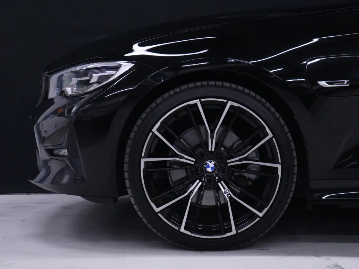320e Business Edition Sport Plus [APPLE CARPLAY, ANDROID, TREKHAAK, STOELVERWARMING, CRUISE, ELEKTRISCHE ACHTERKLEP, DIGITAL DASH, NAVIGATIE, NIEUWSTAAT]