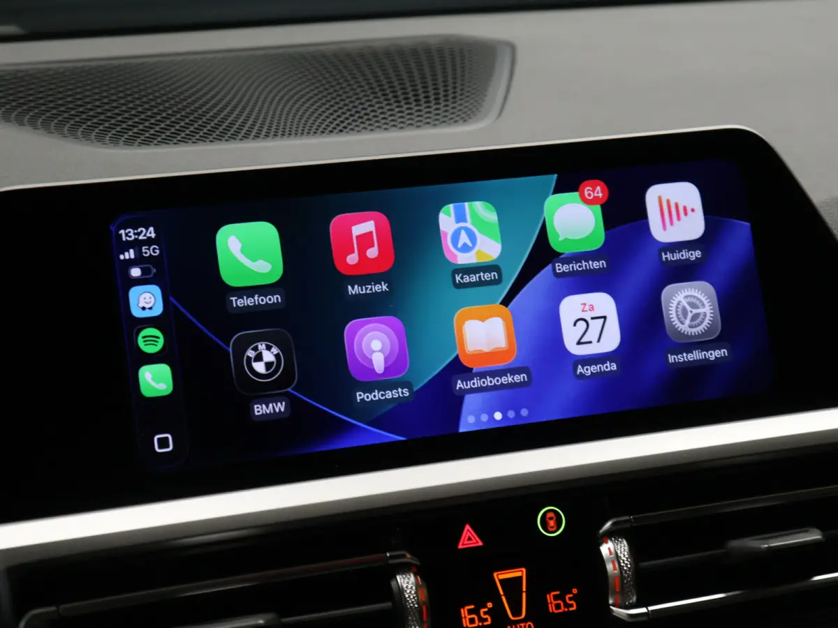 320e Business Edition Sport Plus [APPLE CARPLAY, ANDROID, TREKHAAK, STOELVERWARMING, CRUISE, ELEKTRISCHE ACHTERKLEP, DIGITAL DASH, NAVIGATIE, NIEUWSTAAT]