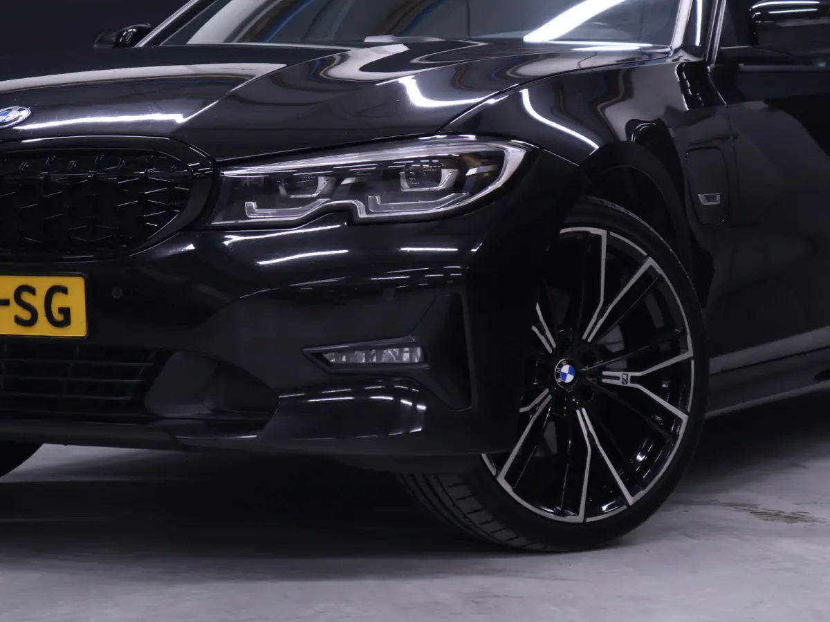 320e Business Edition Sport Plus [APPLE CARPLAY, ANDROID, TREKHAAK, STOELVERWARMING, CRUISE, ELEKTRISCHE ACHTERKLEP, DIGITAL DASH, NAVIGATIE, NIEUWSTAAT]