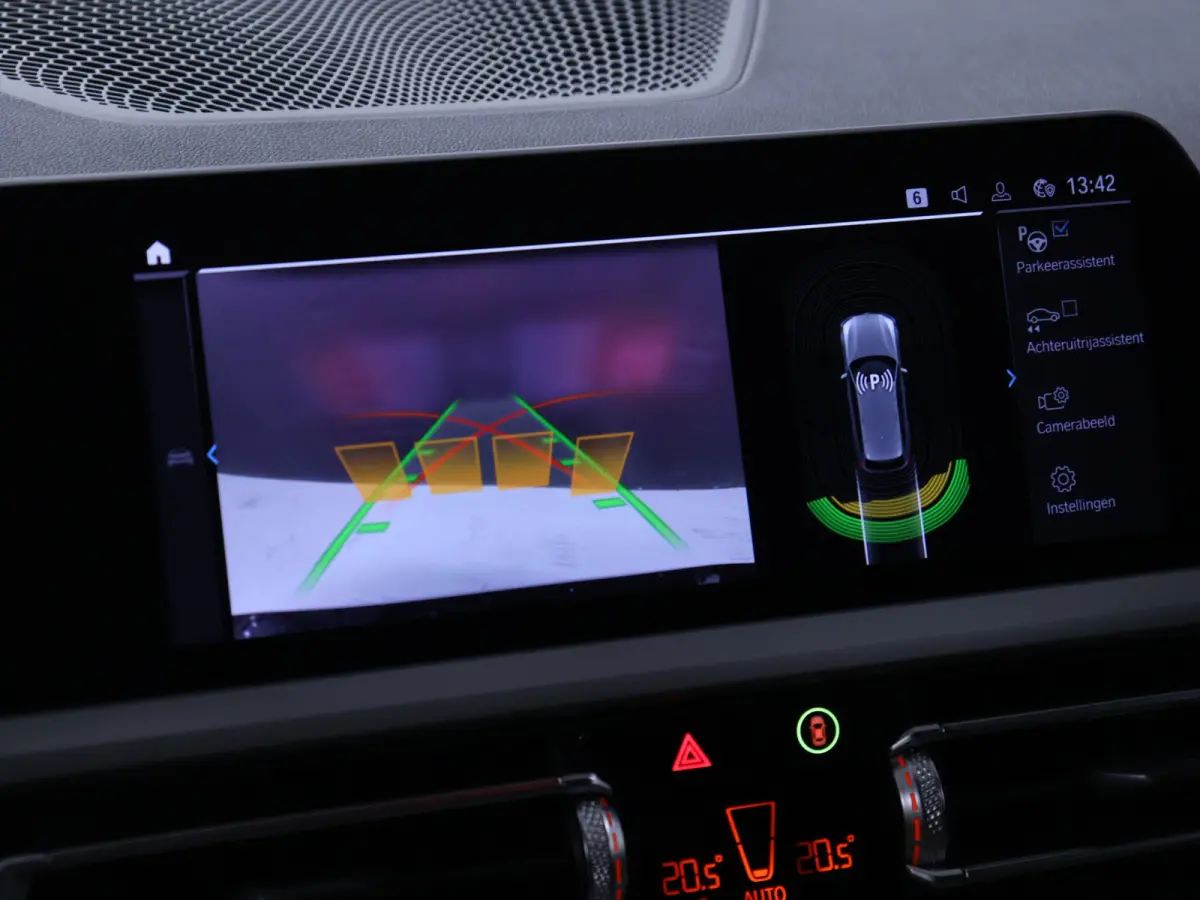 320e Business Edition Sport Plus [APPLE CARPLAY, ANDROID, TREKHAAK, STOELVERWARMING, CRUISE, ELEKTRISCHE ACHTERKLEP, DIGITAL DASH, NAVIGATIE, NIEUWSTAAT]