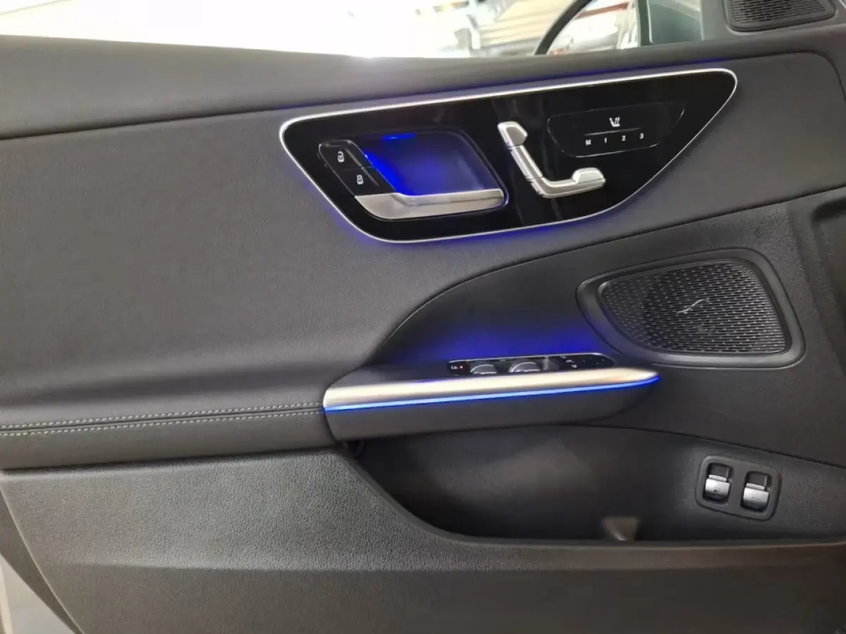 300e AVANTGARDE ** HIGH-LED, MBUX+, PANORAMA, CAMERA, MEMORY ** 1e EIG - Ex MB-AG - UNFALLFREI ** ** INFORMEER OOK NAAR ONZE AANTREKKELIJKE FINANCIAL-LEASE TARIEVEN **