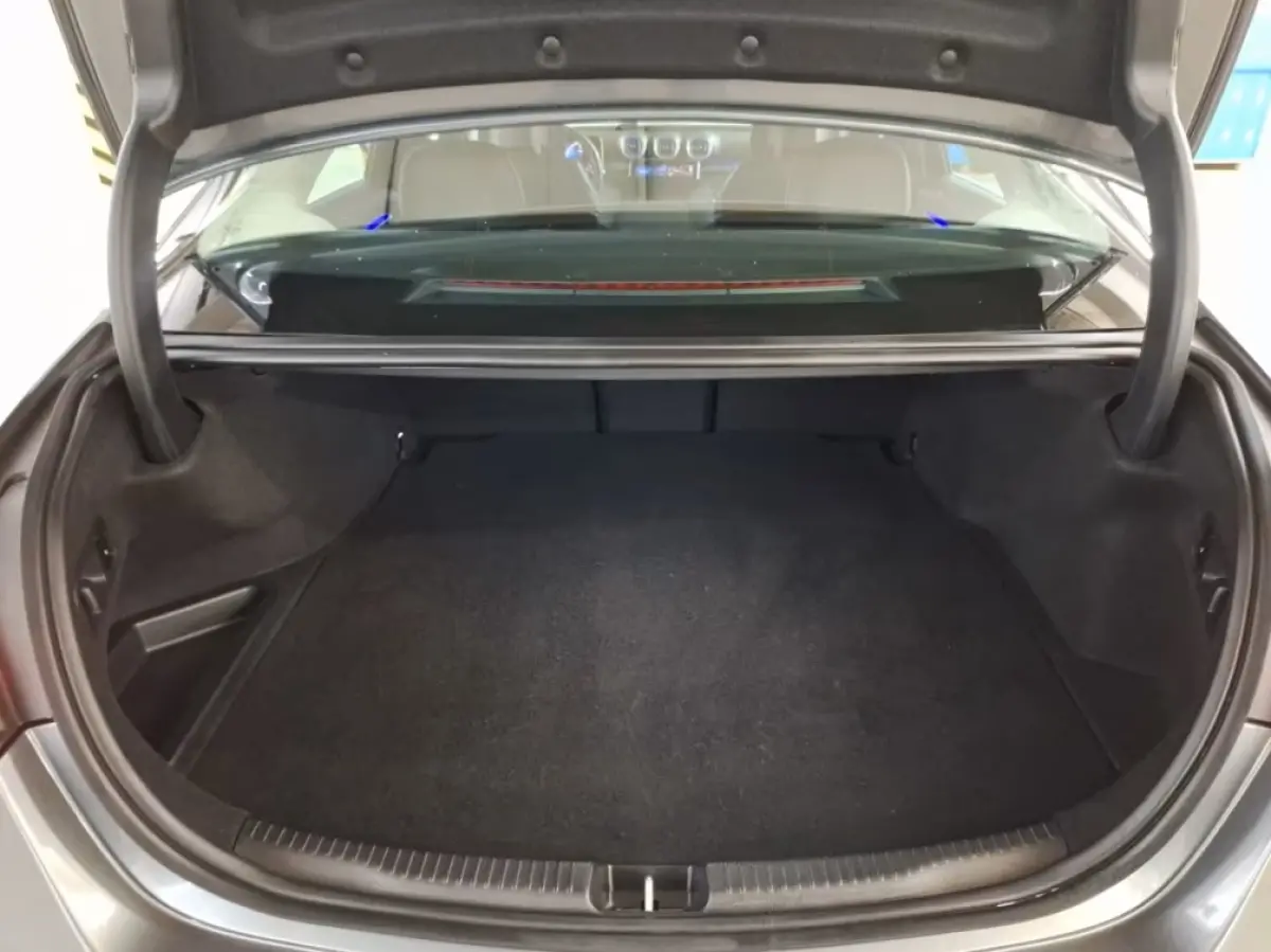 300e AVANTGARDE ** HIGH-LED, MBUX+, PANORAMA, CAMERA, MEMORY ** 1e EIG - Ex MB-AG - UNFALLFREI ** ** INFORMEER OOK NAAR ONZE AANTREKKELIJKE FINANCIAL-LEASE TARIEVEN **