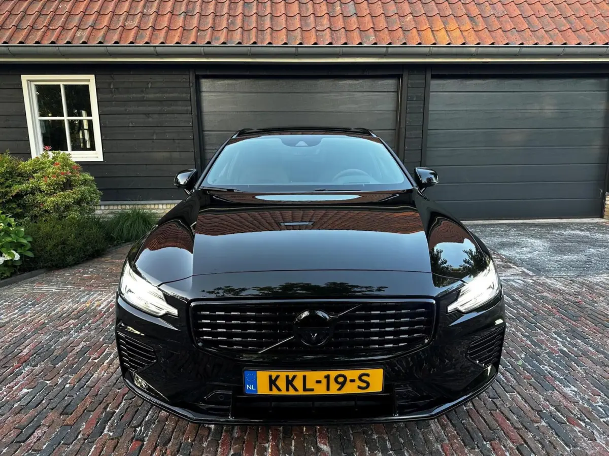 2.0 T6 Recharge AWD R-Design