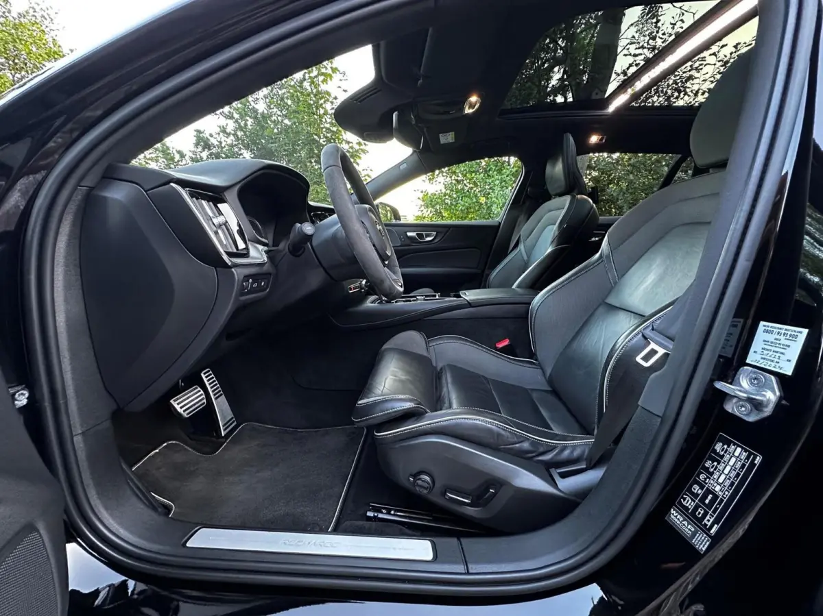 2.0 T6 Recharge AWD R-Design