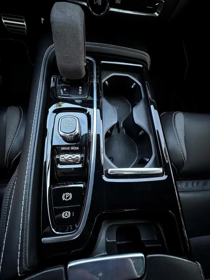 2.0 T6 Recharge AWD R-Design