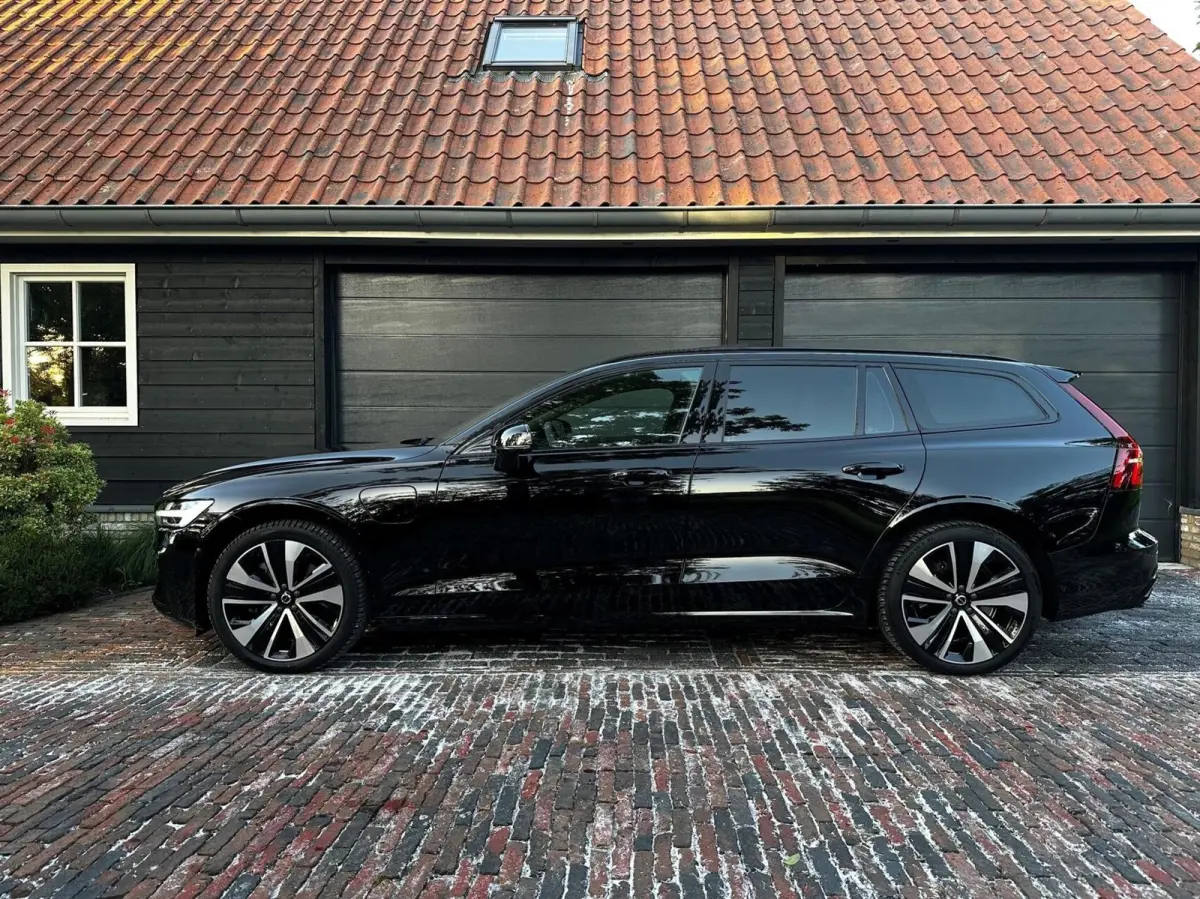 2.0 T6 Recharge AWD R-Design