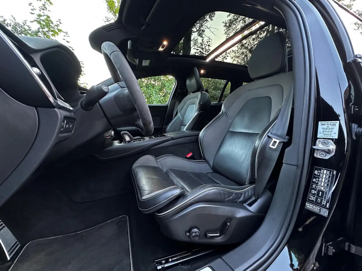 2.0 T6 Recharge AWD R-Design