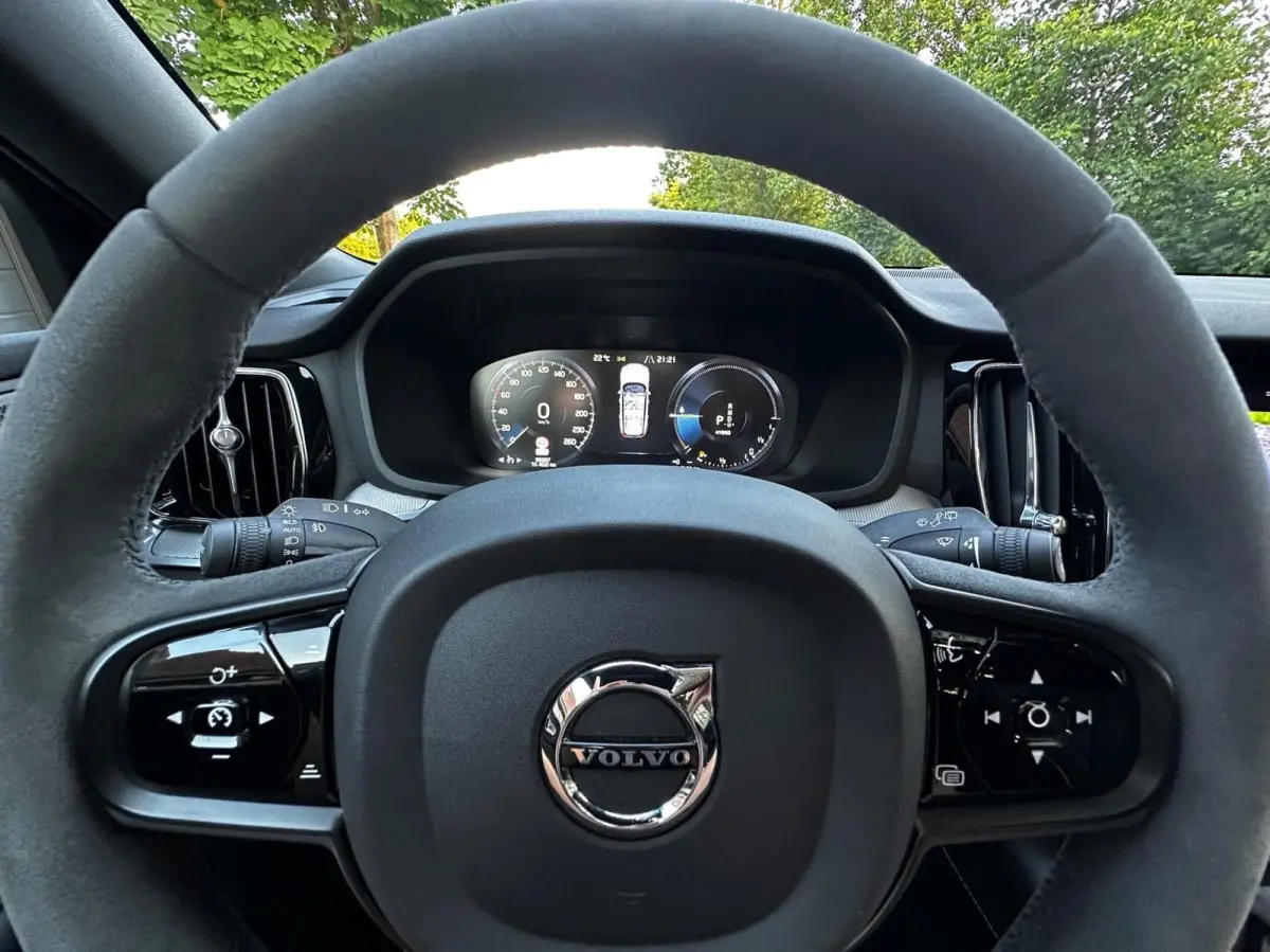 2.0 T6 Recharge AWD R-Design
