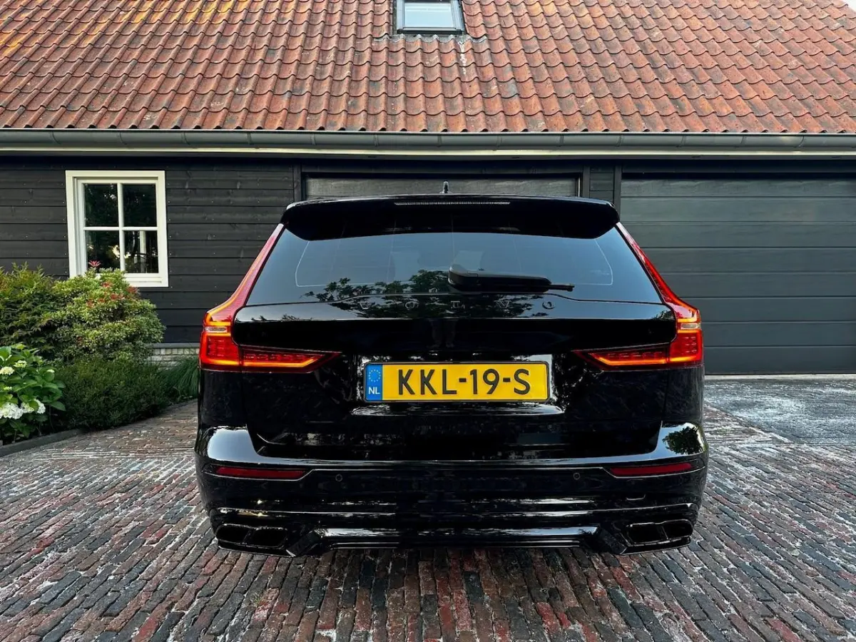 2.0 T6 Recharge AWD R-Design