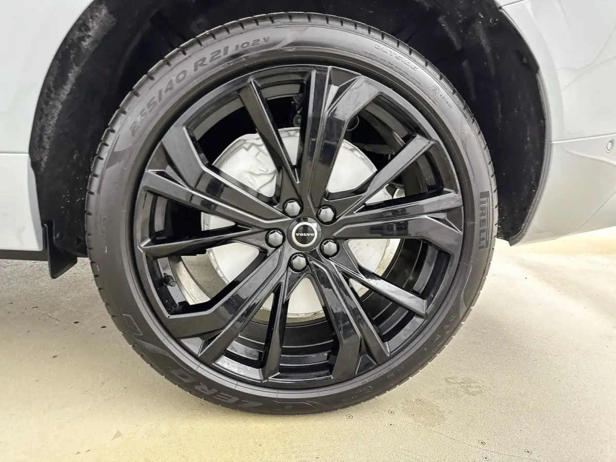 T6 Recharge Plus Black Edition | 21" | Panoramadak | Head Up | 360 Camera | Trekhaak | Harman Kardon | Full LED | Elektr. verst. Sportstoelen | Adaptieve Cruise | BLIS | Stoel/Stuur/Achterba