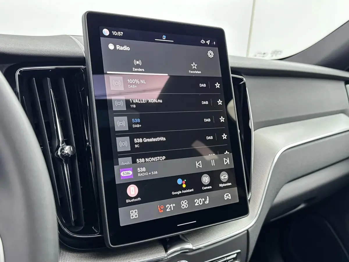 T6 Recharge Plus Black Edition | 21" | Panoramadak | Head Up | 360 Camera | Trekhaak | Harman Kardon | Full LED | Elektr. verst. Sportstoelen | Adaptieve Cruise | BLIS | Stoel/Stuur/Achterba