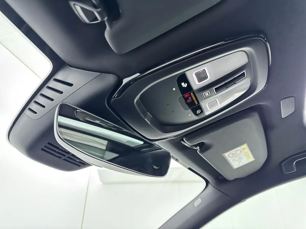 T6 Recharge Plus Black Edition | 21" | Panoramadak | Head Up | 360 Camera | Trekhaak | Harman Kardon | Full LED | Elektr. verst. Sportstoelen | Adaptieve Cruise | BLIS | Stoel/Stuur/Achterba