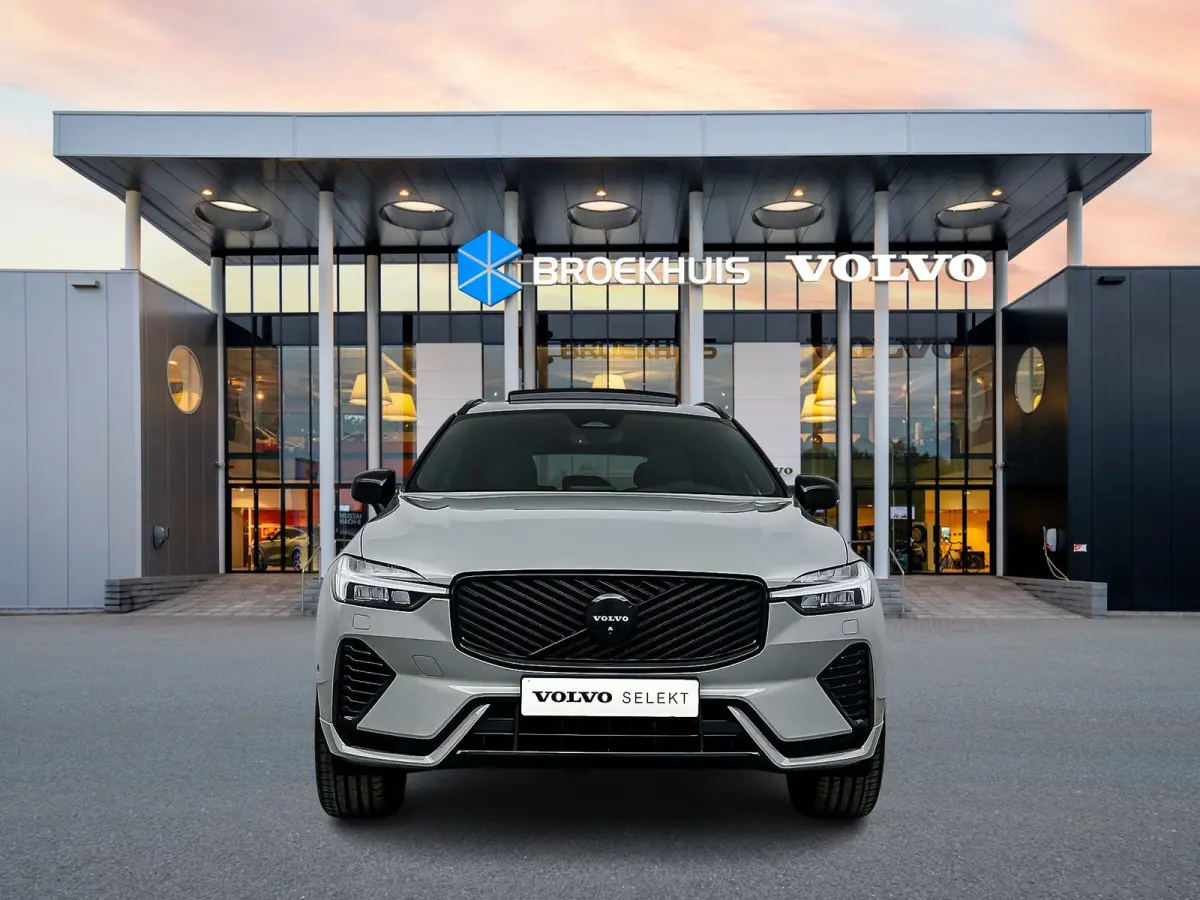 T6 Recharge Plus Black Edition | 21" | Panoramadak | Head Up | 360 Camera | Trekhaak | Harman Kardon | Full LED | Elektr. verst. Sportstoelen | Adaptieve Cruise | BLIS | Stoel/Stuur/Achterba