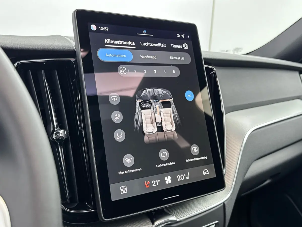 T6 Recharge Plus Black Edition | 21" | Panoramadak | Head Up | 360 Camera | Trekhaak | Harman Kardon | Full LED | Elektr. verst. Sportstoelen | Adaptieve Cruise | BLIS | Stoel/Stuur/Achterba