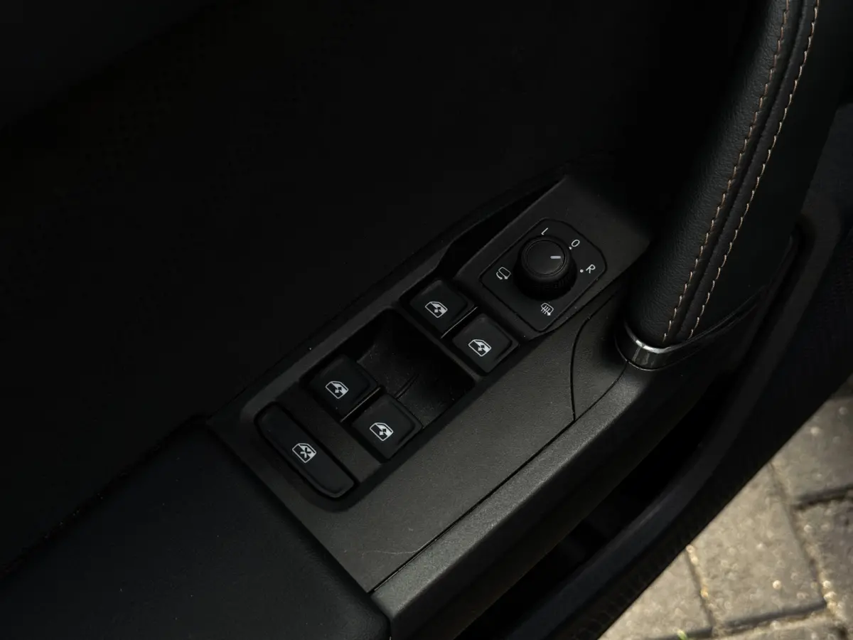 1.5 TSI e-Hybrid VZ Performance 272PK | Matt Grey | Pano | Memory | ACC | 1e eig | Nieuwstaat