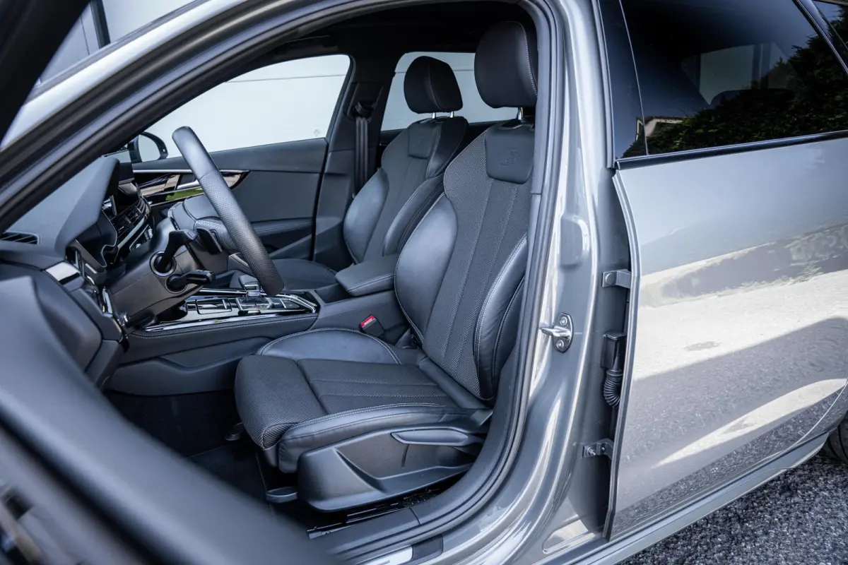 2.0 35 TFSI S-Line Competition NL-auto|Matrix|Chronosgrijs|Elek-Trekhaak|ACC|Camera|Carplay|1e-eig.