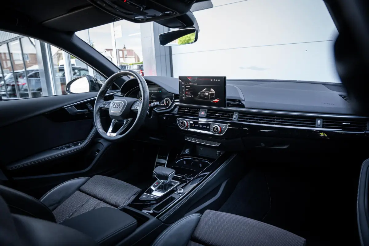2.0 35 TFSI S-Line Competition NL-auto|Matrix|Chronosgrijs|Elek-Trekhaak|ACC|Camera|Carplay|1e-eig.