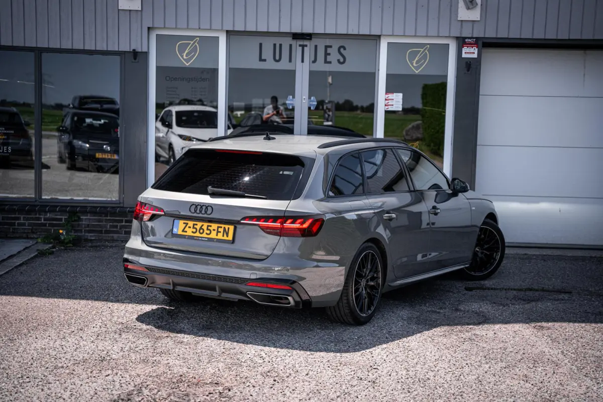 2.0 35 TFSI S-Line Competition NL-auto|Matrix|Chronosgrijs|Elek-Trekhaak|ACC|Camera|Carplay|1e-eig.