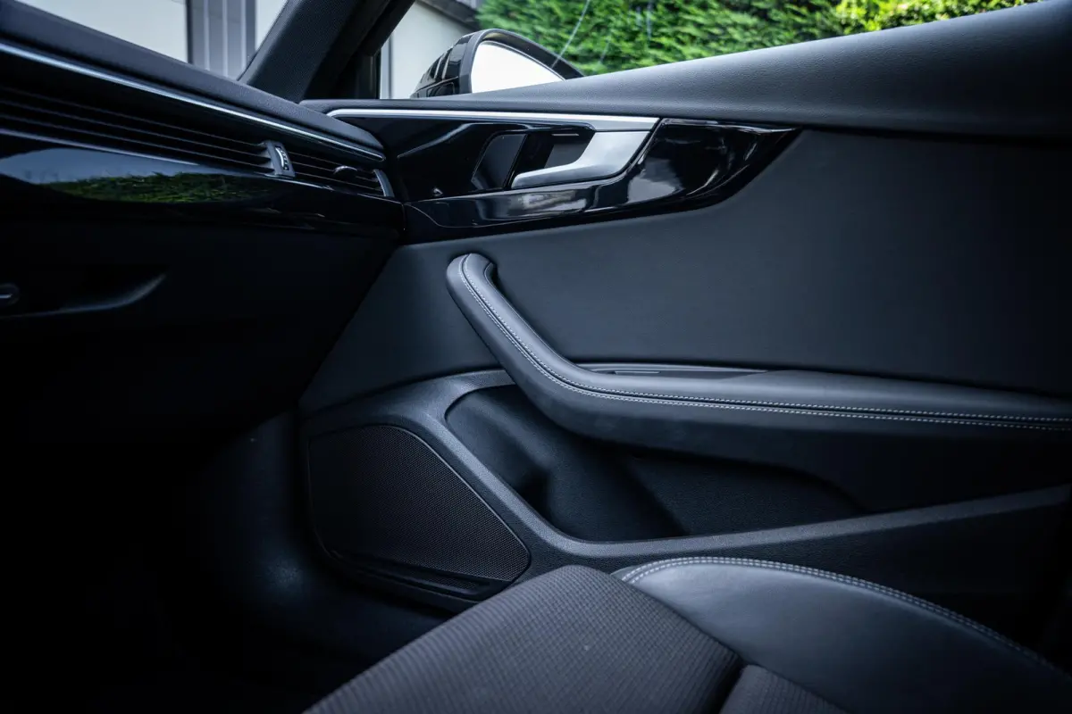2.0 35 TFSI S-Line Competition NL-auto|Matrix|Chronosgrijs|Elek-Trekhaak|ACC|Camera|Carplay|1e-eig.
