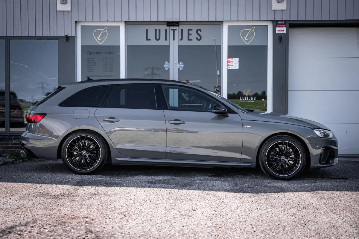 2.0 35 TFSI S-Line Competition NL-auto|Matrix|Chronosgrijs|Elek-Trekhaak|ACC|Camera|Carplay|1e-eig.