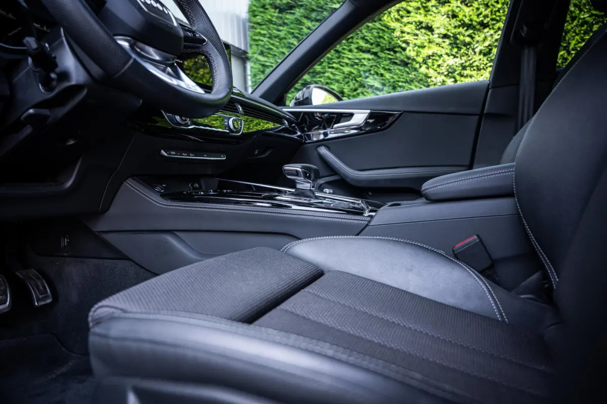 2.0 35 TFSI S-Line Competition NL-auto|Matrix|Chronosgrijs|Elek-Trekhaak|ACC|Camera|Carplay|1e-eig.