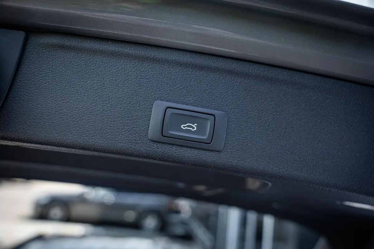 2.0 35 TFSI S-Line Competition NL-auto|Matrix|Chronosgrijs|Elek-Trekhaak|ACC|Camera|Carplay|1e-eig.