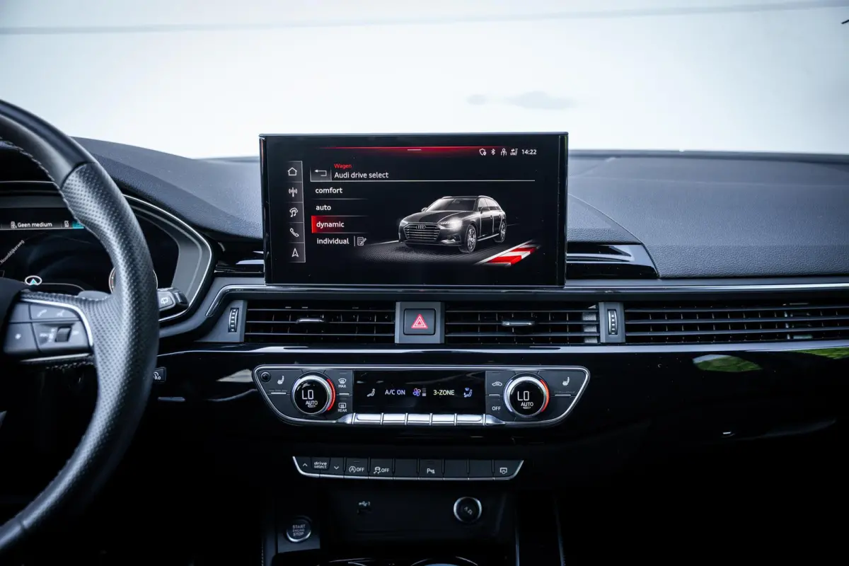2.0 35 TFSI S-Line Competition NL-auto|Matrix|Chronosgrijs|Elek-Trekhaak|ACC|Camera|Carplay|1e-eig.