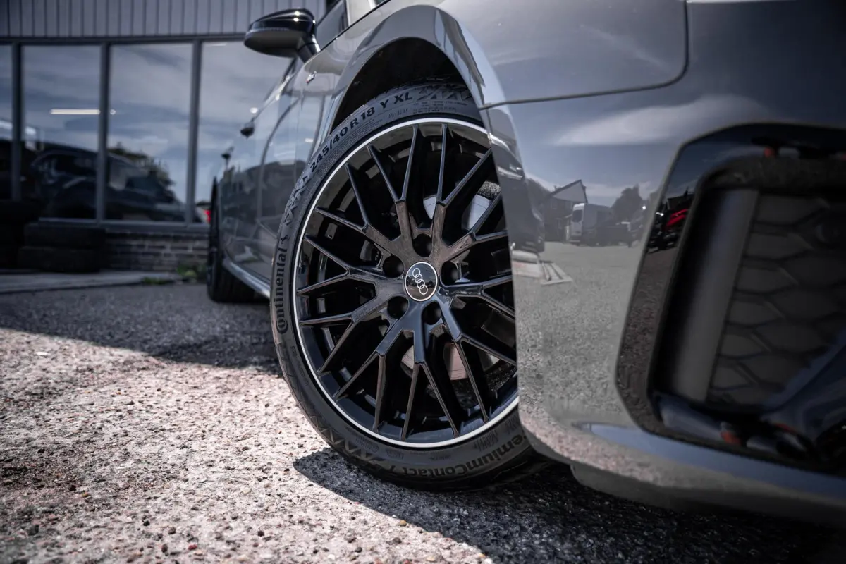 2.0 35 TFSI S-Line Competition NL-auto|Matrix|Chronosgrijs|Elek-Trekhaak|ACC|Camera|Carplay|1e-eig.