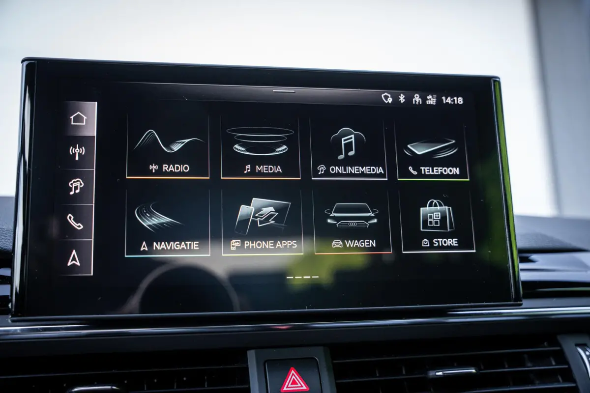 2.0 35 TFSI S-Line Competition NL-auto|Matrix|Chronosgrijs|Elek-Trekhaak|ACC|Camera|Carplay|1e-eig.