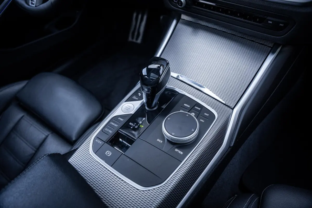 330i 258pk M-Sport Org.NL|Pano|H/K|HuD|360°|Trekhaak|Memory|Laser|Carplay|Elek-A.klep|NAP