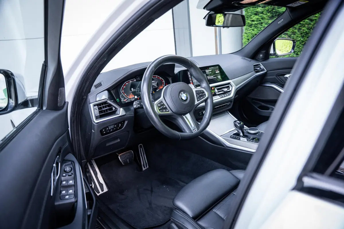 330i 258pk M-Sport Org.NL|Pano|H/K|HuD|360°|Trekhaak|Memory|Laser|Carplay|Elek-A.klep|NAP