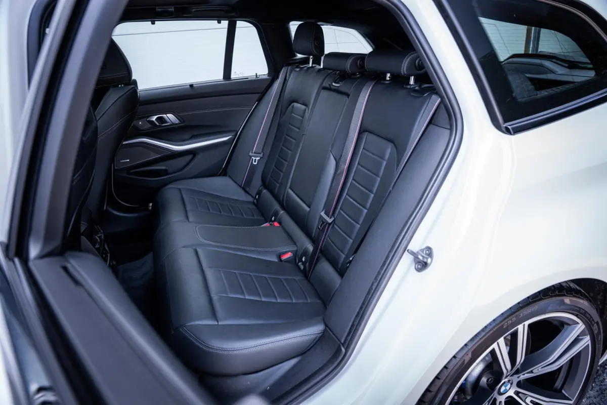 330i 258pk M-Sport Org.NL|Pano|H/K|HuD|360°|Trekhaak|Memory|Laser|Carplay|Elek-A.klep|NAP