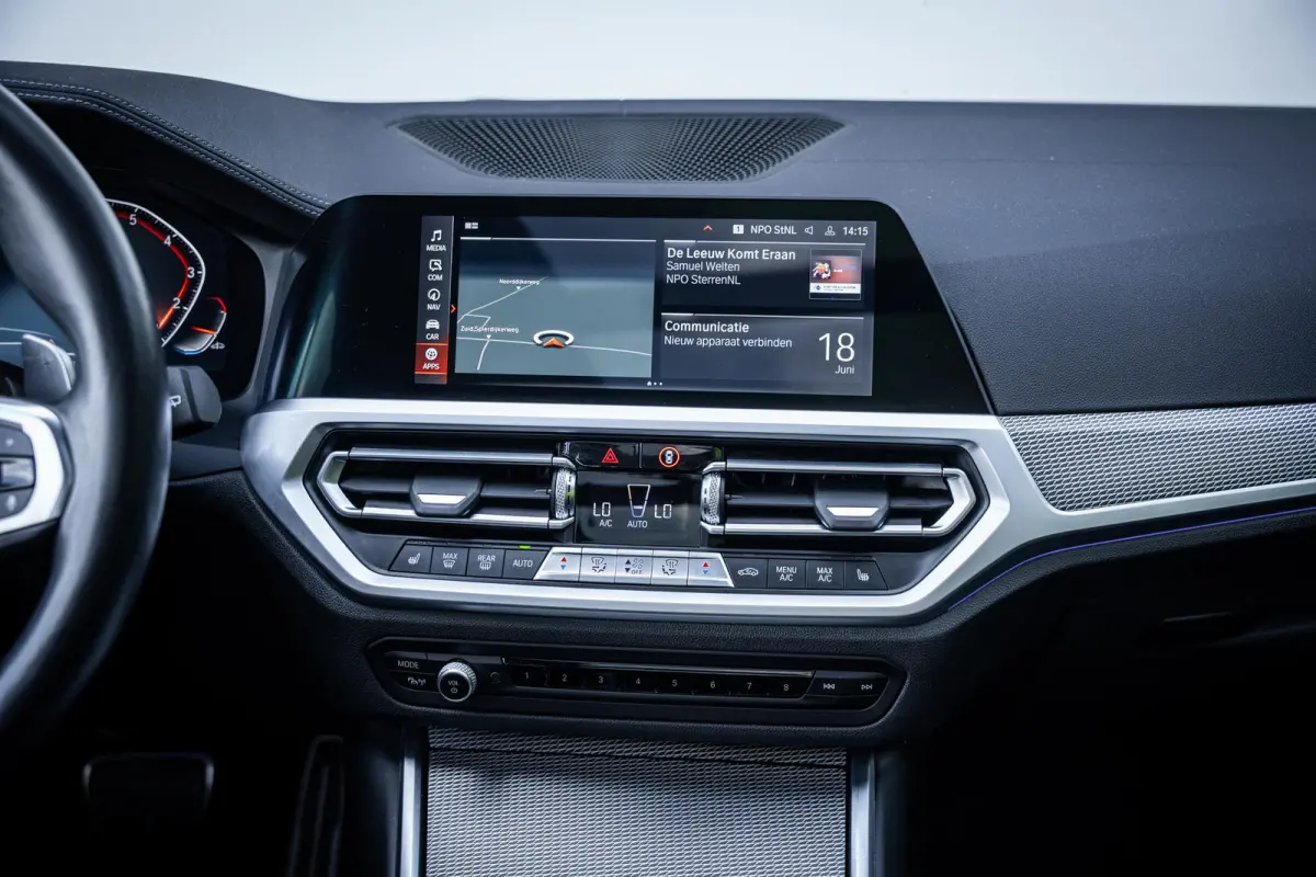 330i 258pk M-Sport Org.NL|Pano|H/K|HuD|360°|Trekhaak|Memory|Laser|Carplay|Elek-A.klep|NAP