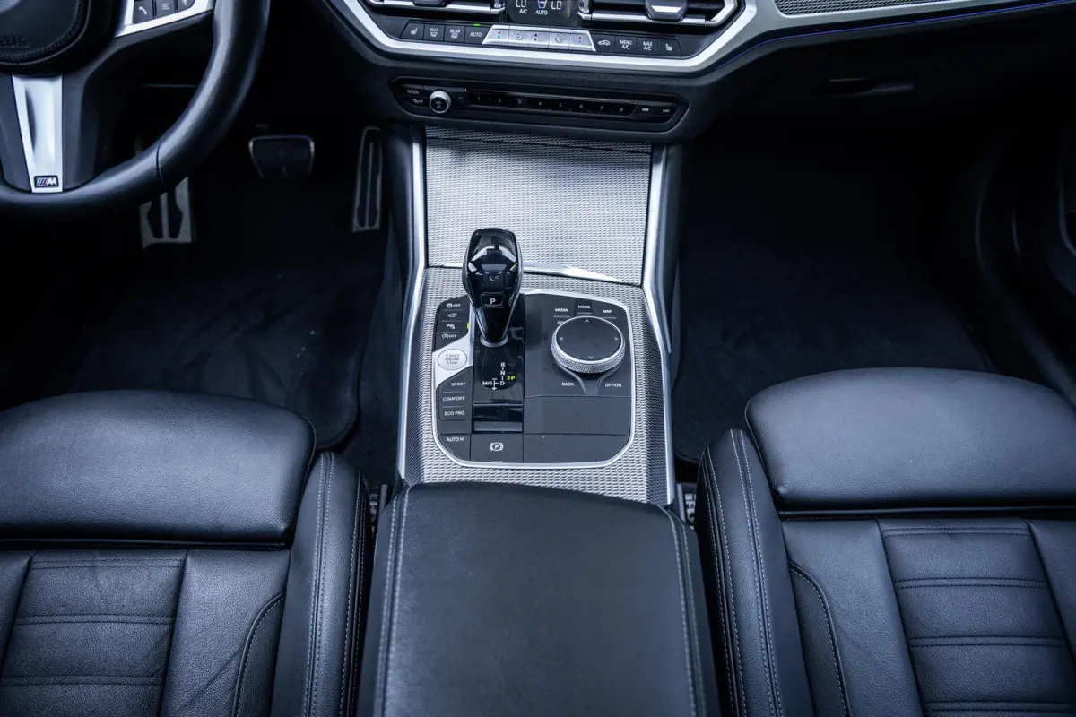 330i 258pk M-Sport Org.NL|Pano|H/K|HuD|360°|Trekhaak|Memory|Laser|Carplay|Elek-A.klep|NAP