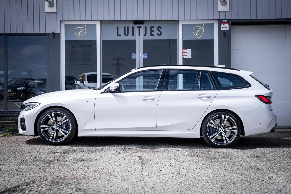 330i 258pk M-Sport Org.NL|Pano|H/K|HuD|360°|Trekhaak|Memory|Laser|Carplay|Elek-A.klep|NAP