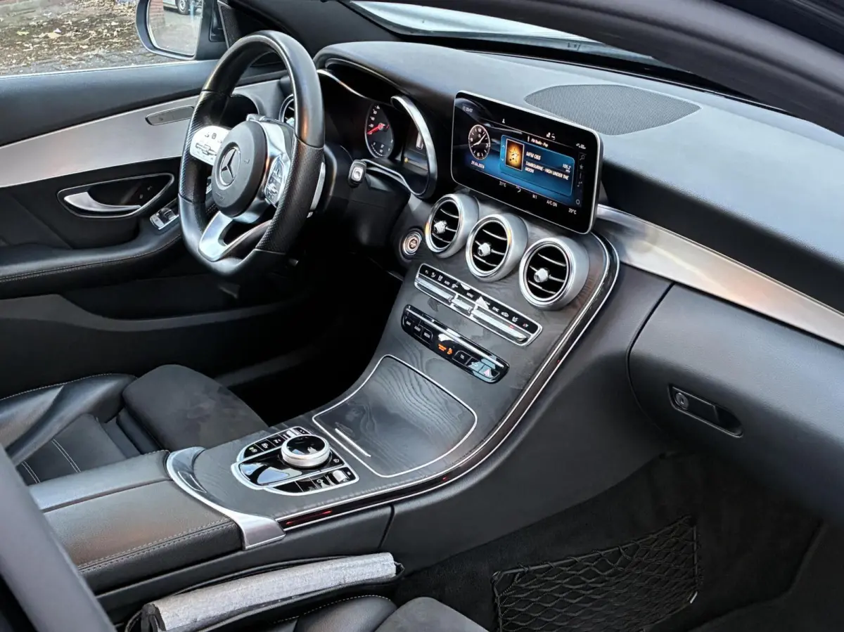 300 AMG CAMERA AUTOM CRUISE NAVI 18 FACELIFT MODEL EERSTE EIGENAAR