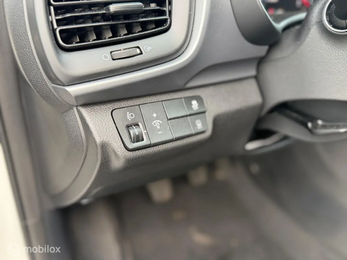 1.0 T-GDi DynamicLine | CarPlay | Navigatie | Camera | Slechts 21.893 km! | NAP | NL AUTO