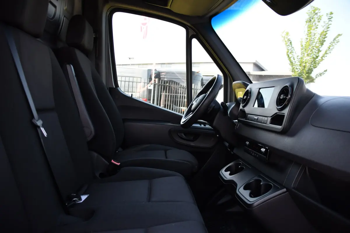 315 1.9 CDI L2H1 RWD PB Edition Camera, Cruise, Carplay, 150pk, Sensoren, Automaat, LED, Multimedia, Airco, Uniek!