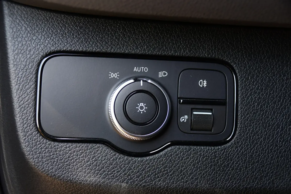 315 1.9 CDI L2H1 RWD PB Edition Camera, Cruise, Carplay, 150pk, Sensoren, Automaat, LED, Multimedia, Airco, Uniek!