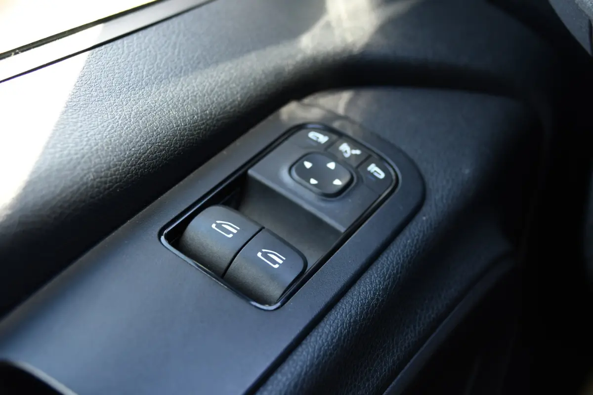 315 1.9 CDI L2H1 RWD PB Edition Camera, Cruise, Carplay, 150pk, Sensoren, Automaat, LED, Multimedia, Airco, Uniek!