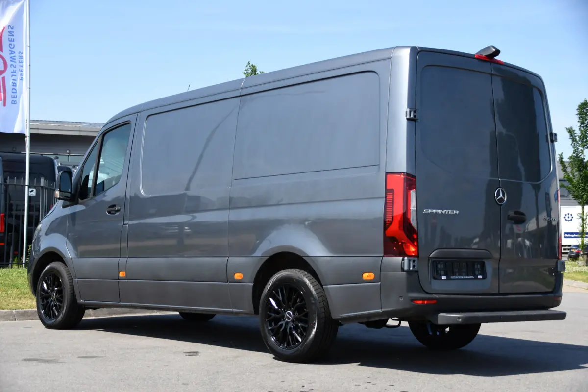 315 1.9 CDI L2H1 RWD PB Edition Camera, Cruise, Carplay, 150pk, Sensoren, Automaat, LED, Multimedia, Airco, Uniek!
