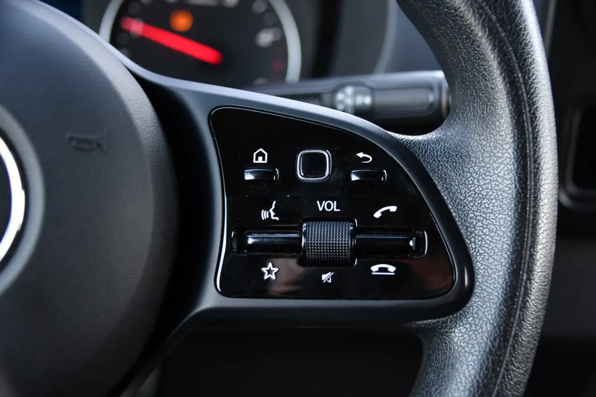 315 1.9 CDI L2H1 RWD PB Edition Camera, Cruise, Carplay, 150pk, Sensoren, Automaat, LED, Multimedia, Airco, Uniek!